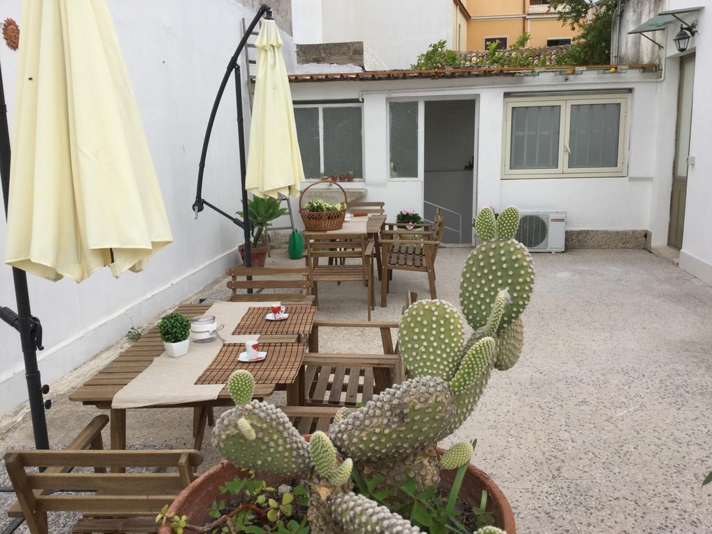 Case Vacanze Le Rose Villa Noto Exteriör bild