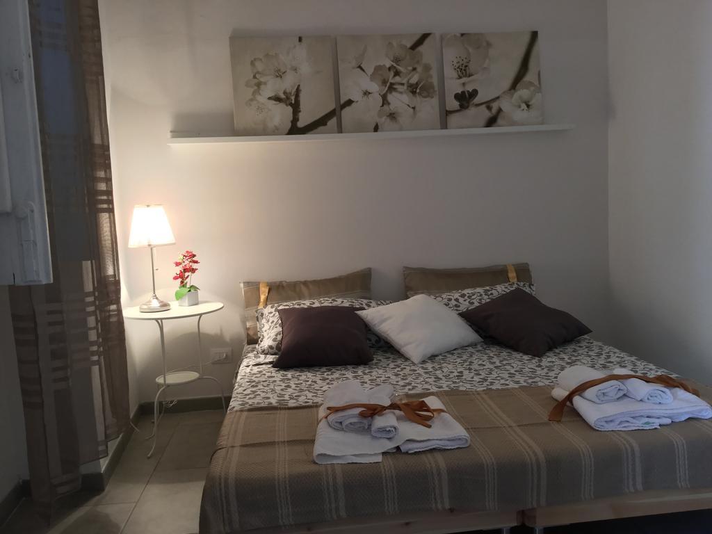 Case Vacanze Le Rose Villa Noto Exteriör bild
