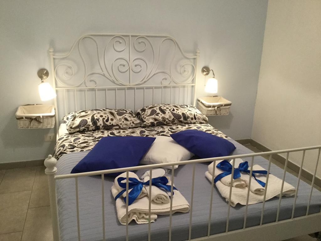 Case Vacanze Le Rose Villa Noto Exteriör bild